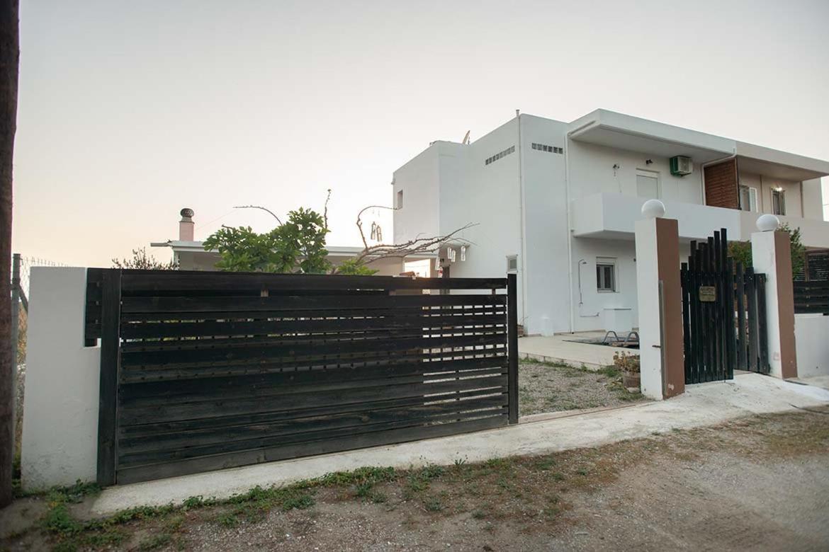 Afrathias Beachhouse - Cretan Hideaway Kalamaki  Exterior photo